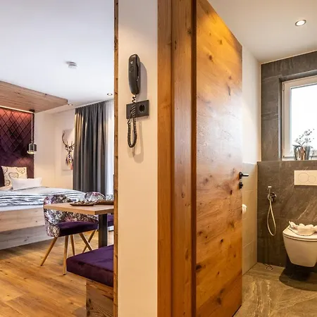 Dorfkrug - Luxury & * 카프룬