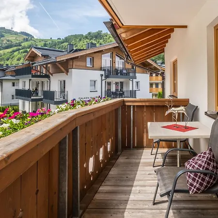 Dorfkrug - Luxury & 카프룬