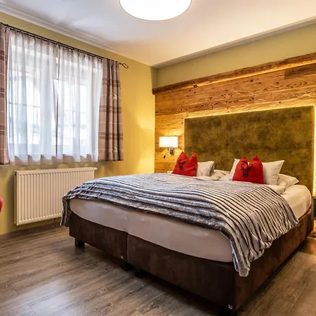 Dorfkrug - Luxury & 아파트 카프룬