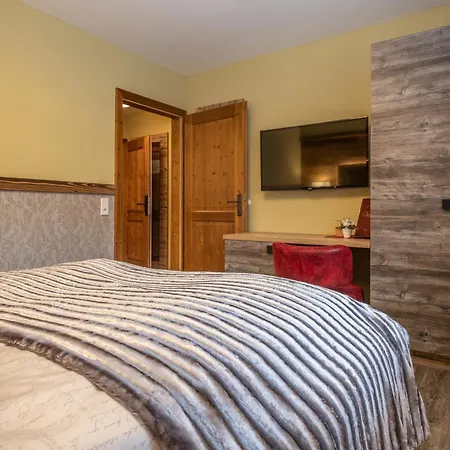 Dorfkrug - Luxury & 아파트 카프룬