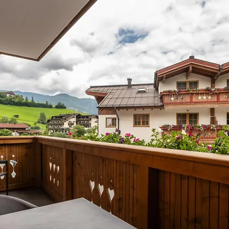 Dorfkrug - Luxury & 카프룬