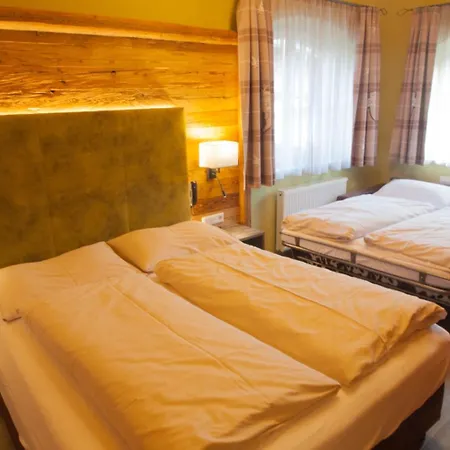 Dorfkrug - Luxury & 카프룬