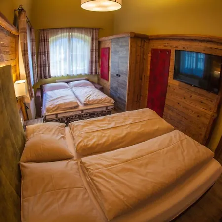 Dorfkrug Kaprun Inklusive Summercard And In Winter Tauern Spa Kaprun Apartment