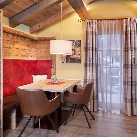 Dorfkrug - Luxury & 카프룬