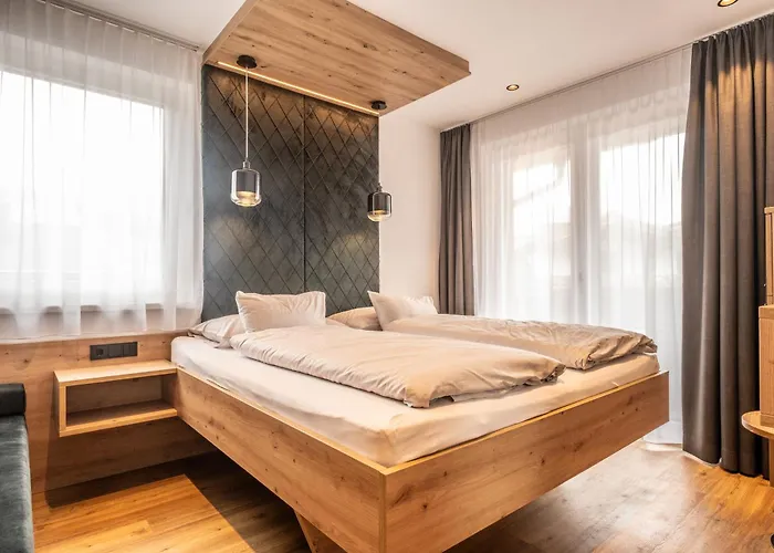 Dorfkrug - Luxury & 卡普伦